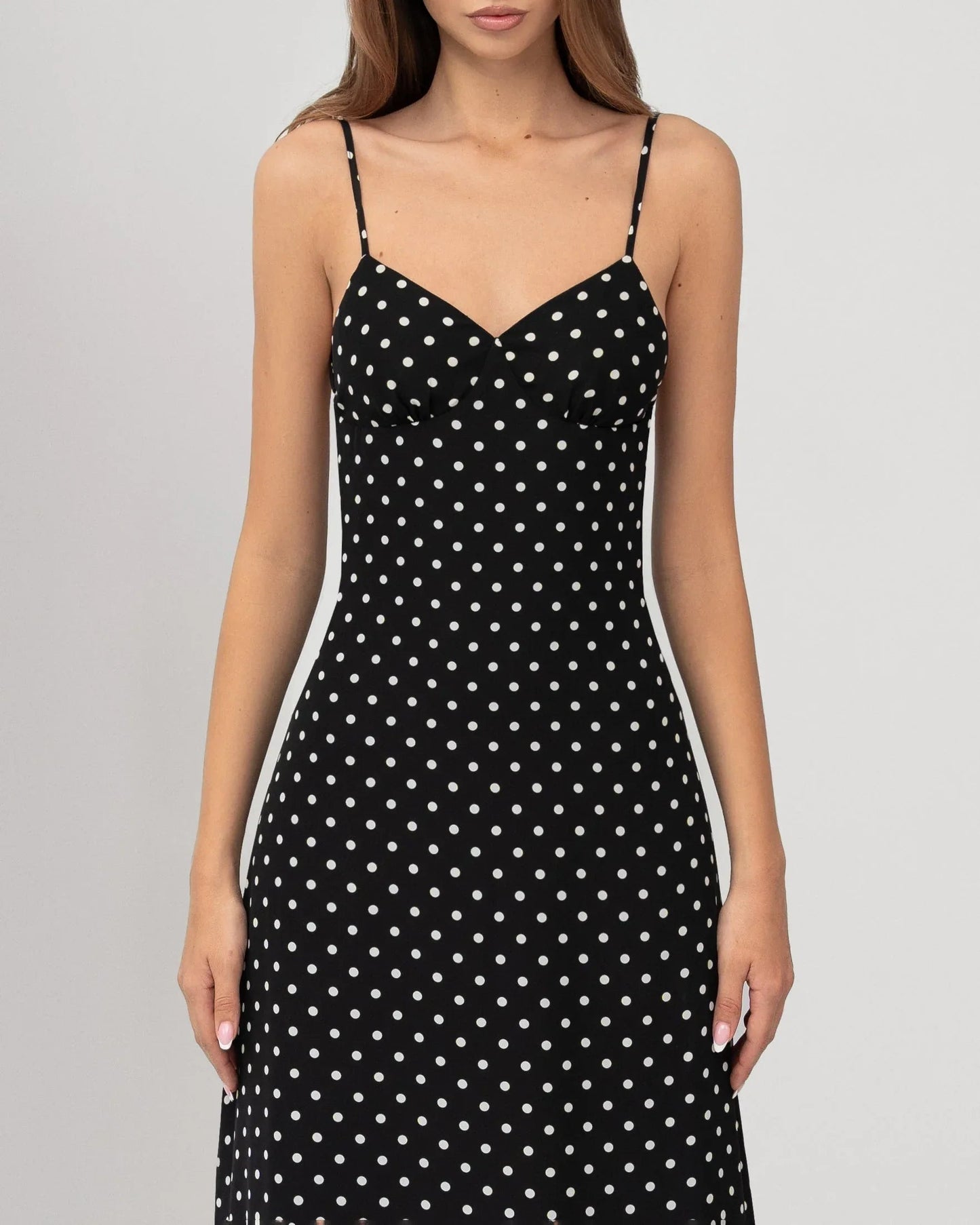 Robe Maxi Midnight Muse à Pois – Satin et Foulard Assorti