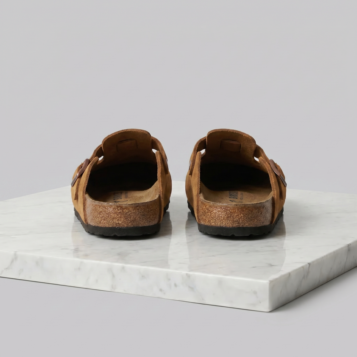 Herren-Clogs aus weichem Wildleder mit Lederfußbett