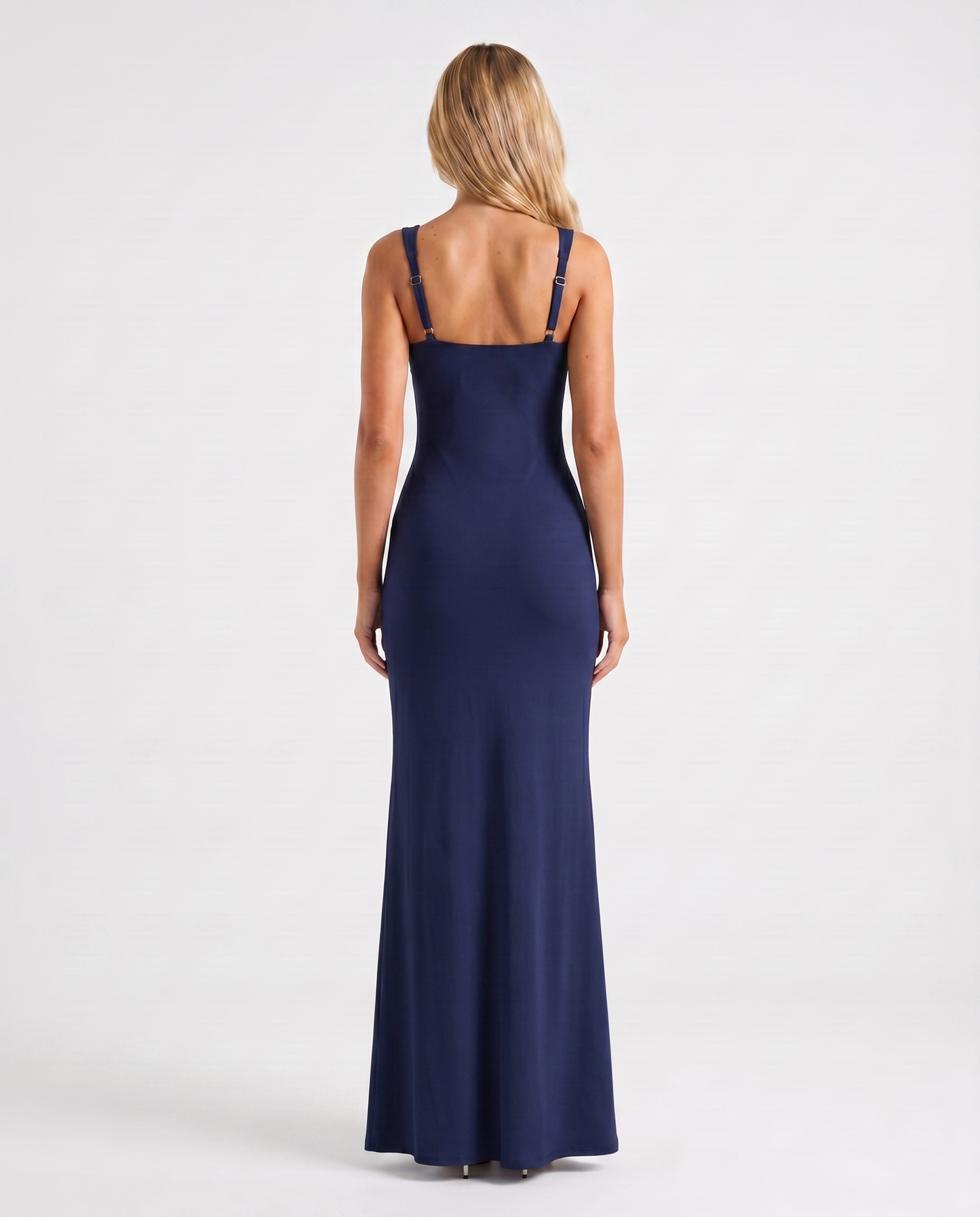 Robe Maxi Main Character – Coupe Gainante et Col Carré