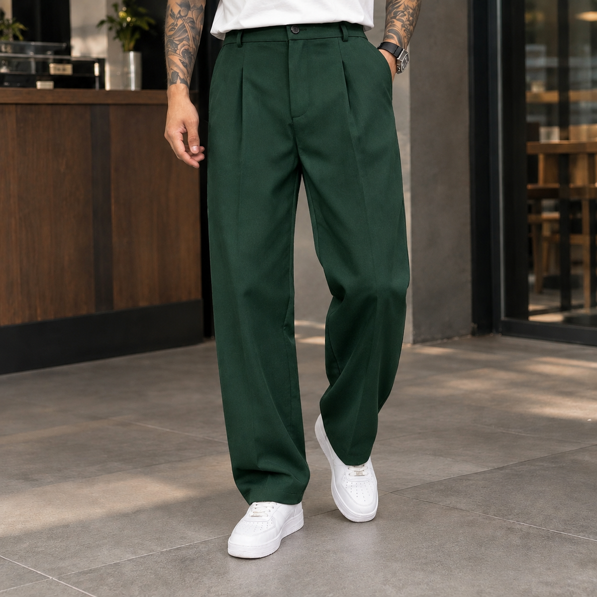 Elegante, bequeme Hose für Herren mit weitem, plissiertem Schnitt