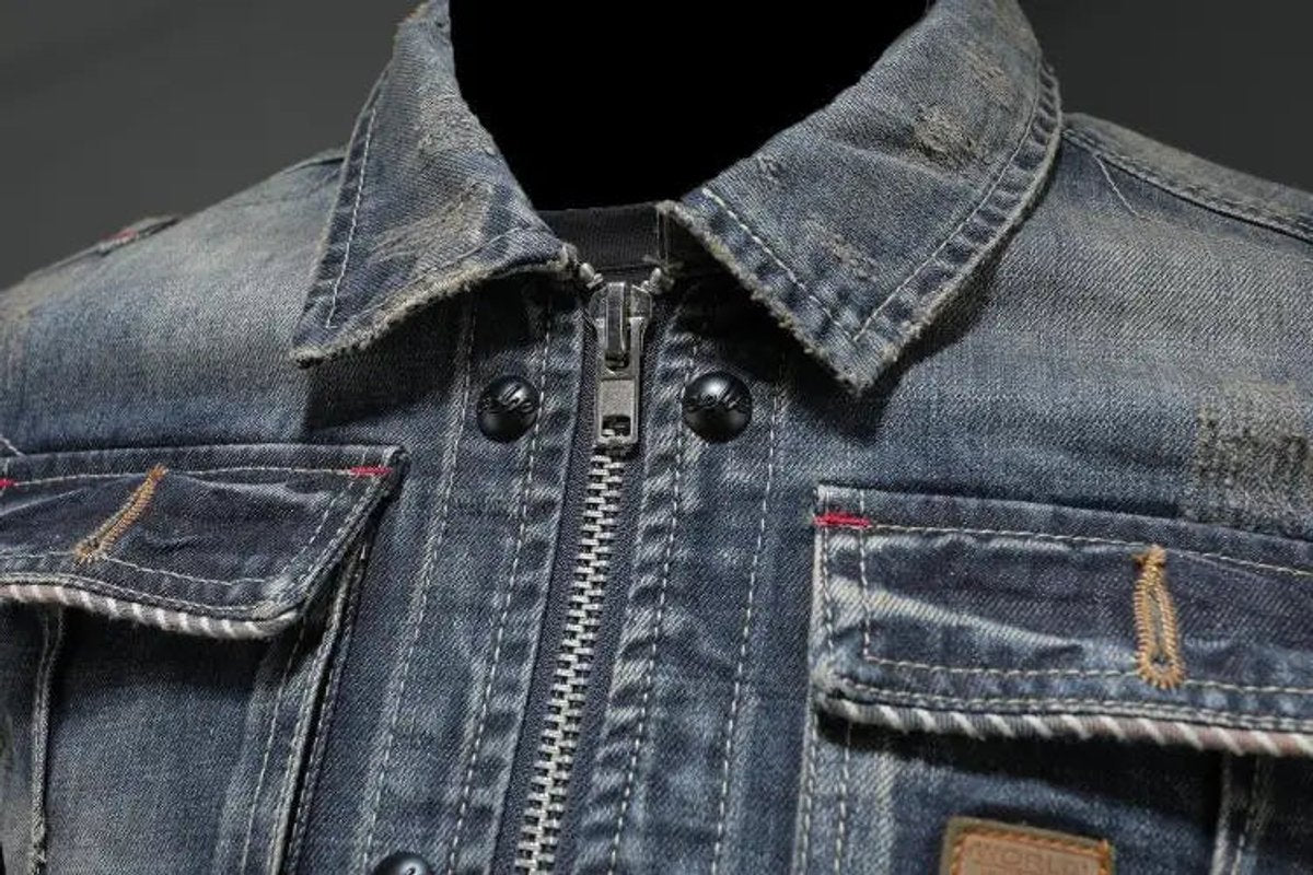 Lässige Jeansjacke für Herren in verwaschener Optik mit Reißverschluss