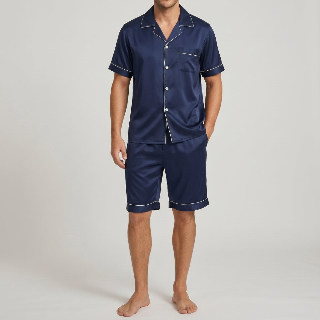 Herren-Pyjama aus fließendem Satin in lockerer Passform