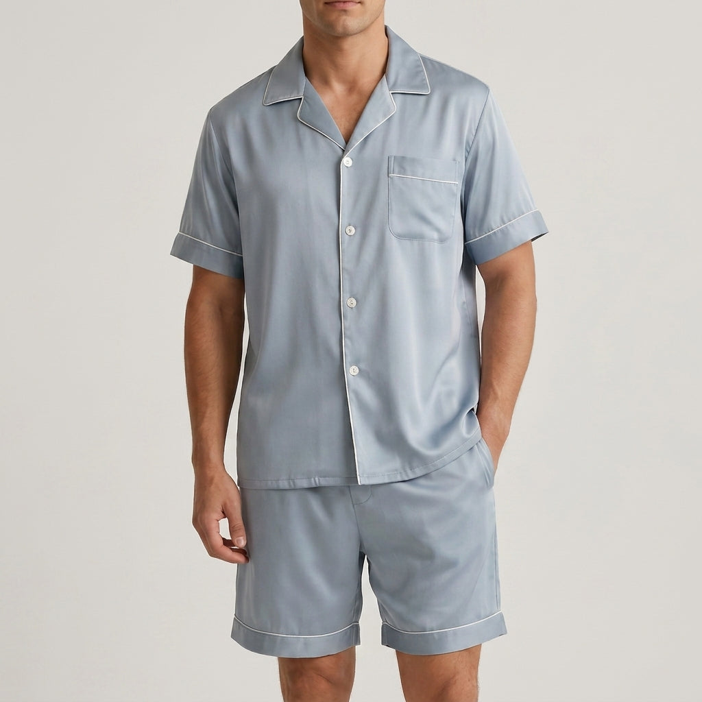 Herren-Pyjama aus fließendem Satin in lockerer Passform