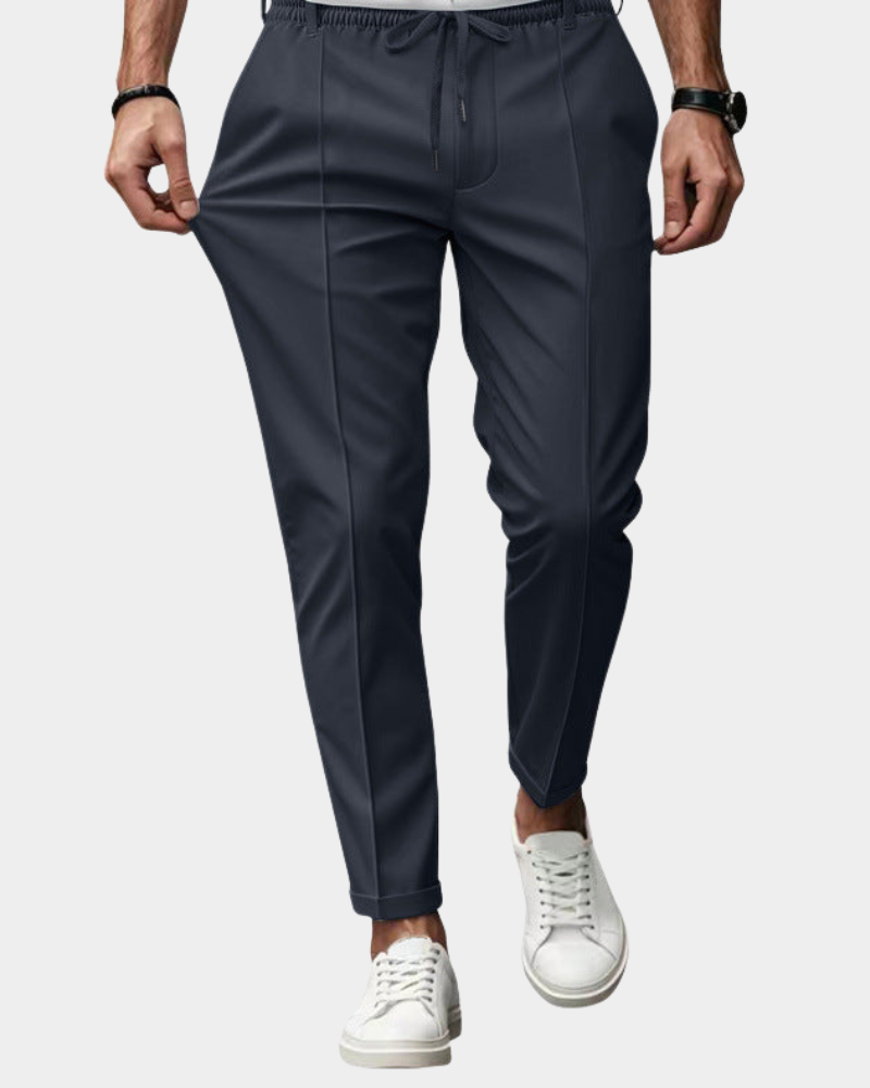 Vielseitige, lässige Herrenhose mit schmal zulaufendem Schnitt