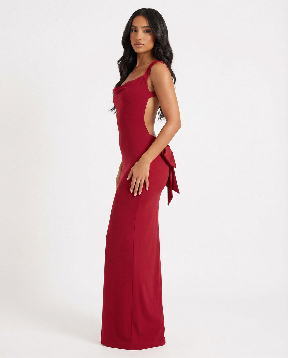 ARIA Robe Maxi Dos Nu Muse – Allure Élégante et Audacieuse