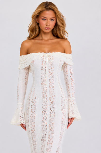 Robe Longue Dentelle Éthérée – Élégance Romantique et Délicate