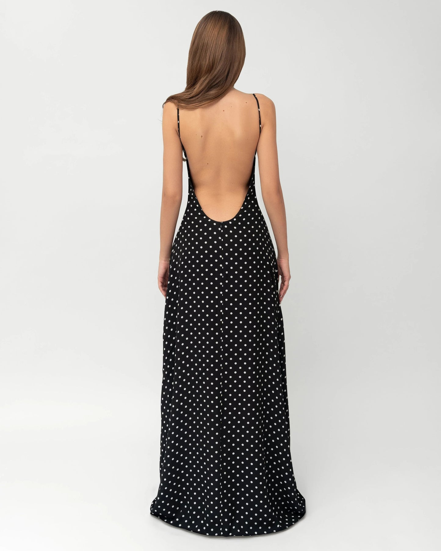 Robe Maxi Midnight Muse à Pois – Satin et Foulard Assorti
