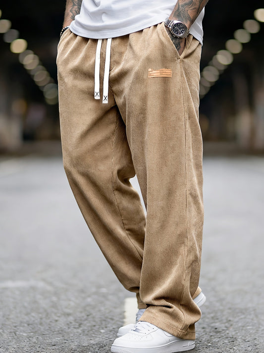 Herrenhose aus Cord mit Gummibund und geradem Schnitt