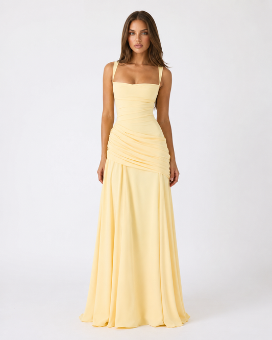 Robe Maxi Sculptée Muse – Col Carré, Lacets Dos et Drapé Hanches