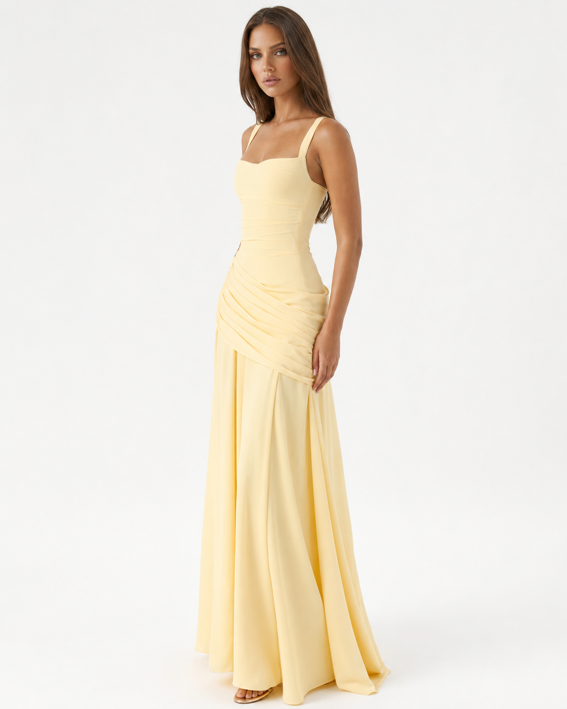 Robe Maxi Sculptée Muse – Col Carré, Lacets Dos et Drapé Hanches