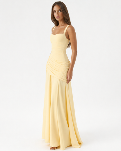 Robe Maxi Sculptée Muse – Col Carré, Lacets Dos et Drapé Hanches