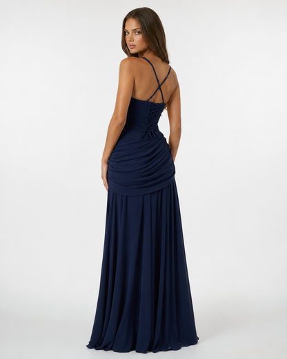 Robe Maxi Sculptée Muse – Col Carré, Lacets Dos et Drapé Hanches