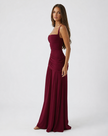 Robe Maxi Sculptée Muse – Col Carré, Lacets Dos et Drapé Hanches
