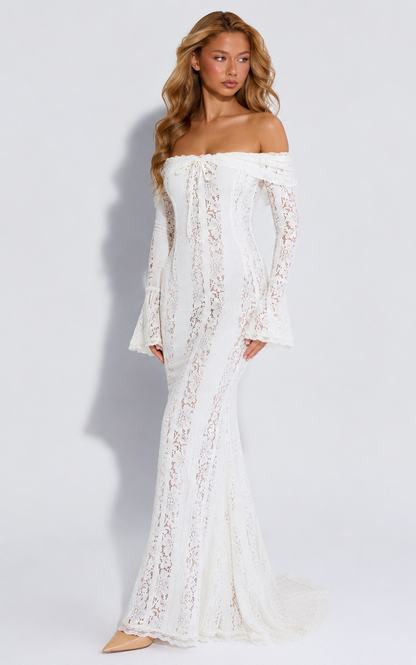 Robe Longue Dentelle Éthérée – Élégance Romantique et Délicate