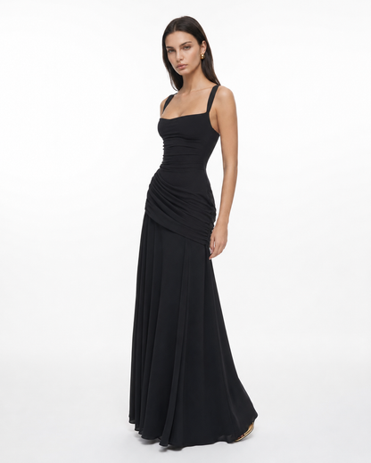 Robe Maxi Sculptée Muse – Col Carré, Lacets Dos et Drapé Hanches