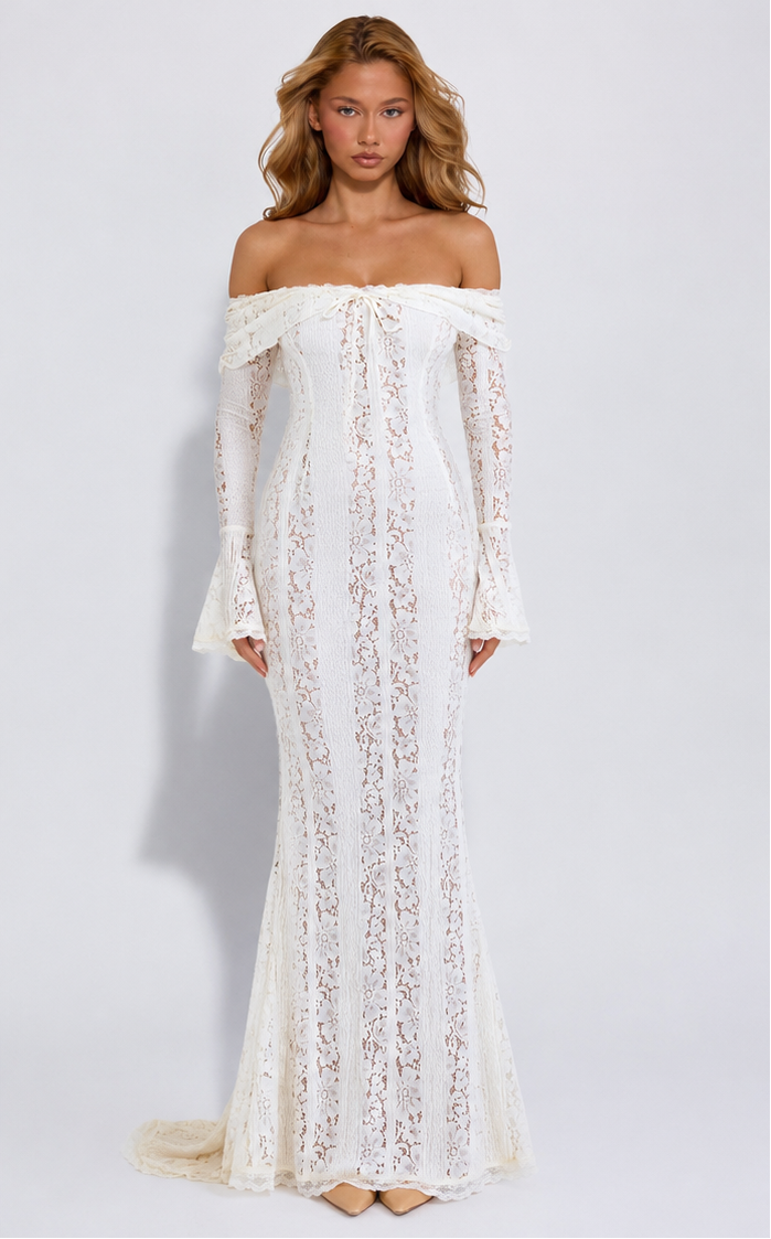 Robe Longue Dentelle Éthérée – Élégance Romantique et Délicate