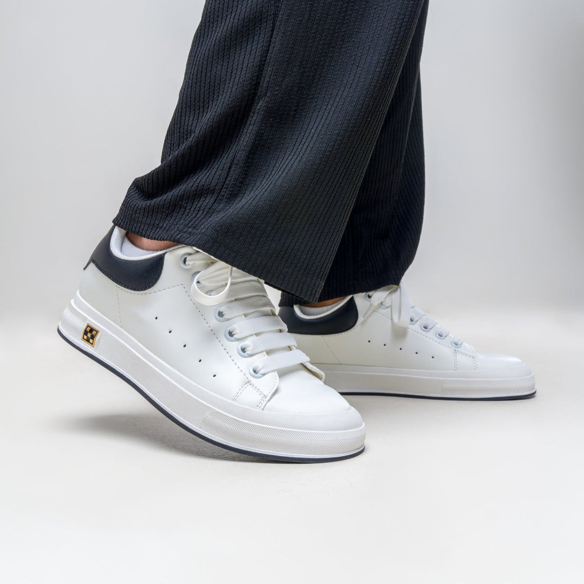 Ergonomische, höhenverstellbare Herren-Sportschuhe für hohen Komfort