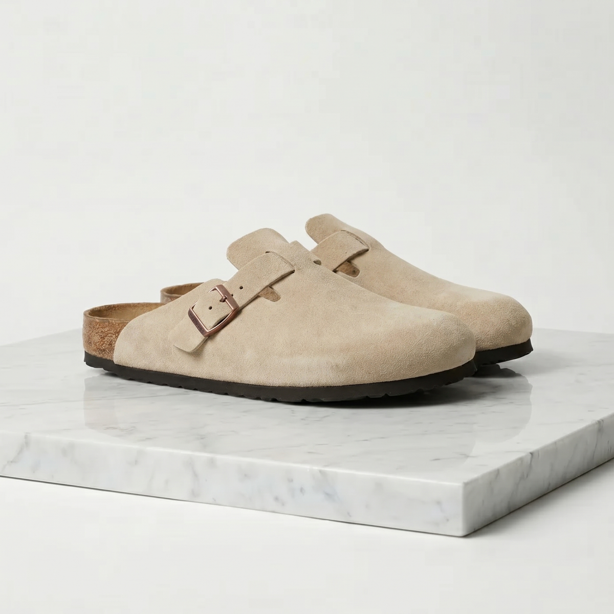 Herren-Clogs aus weichem Wildleder mit Lederfußbett