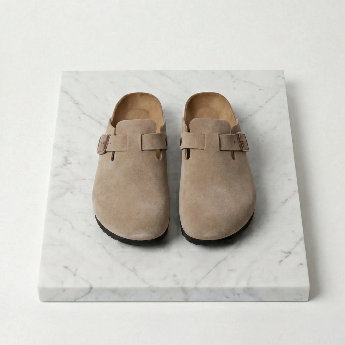 Herren-Clogs aus weichem Wildleder mit Lederfußbett