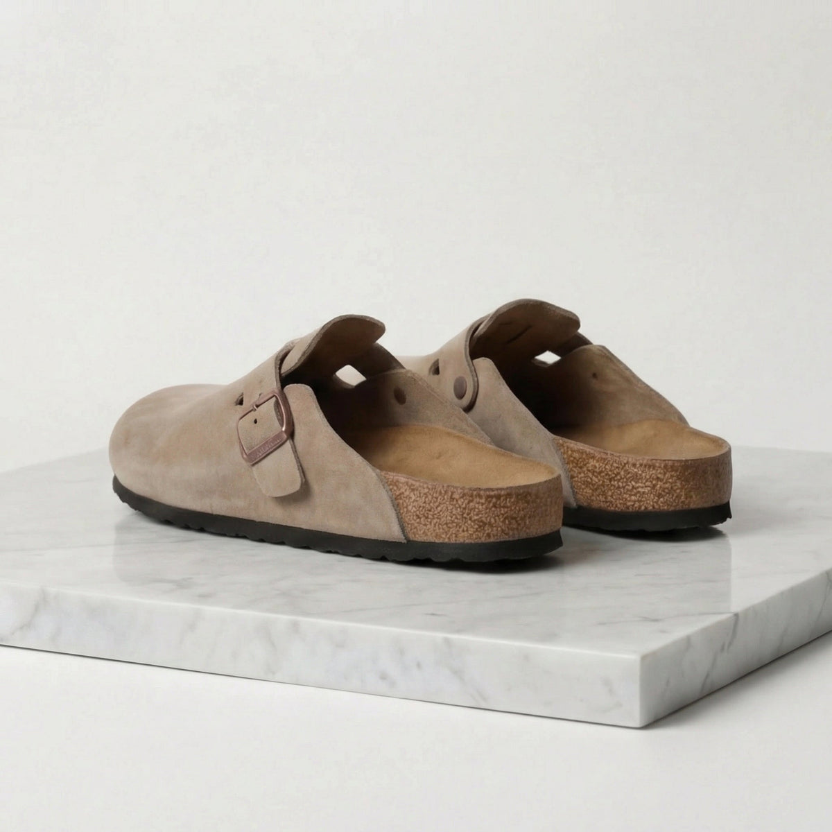 Herren-Clogs aus weichem Wildleder mit Lederfußbett
