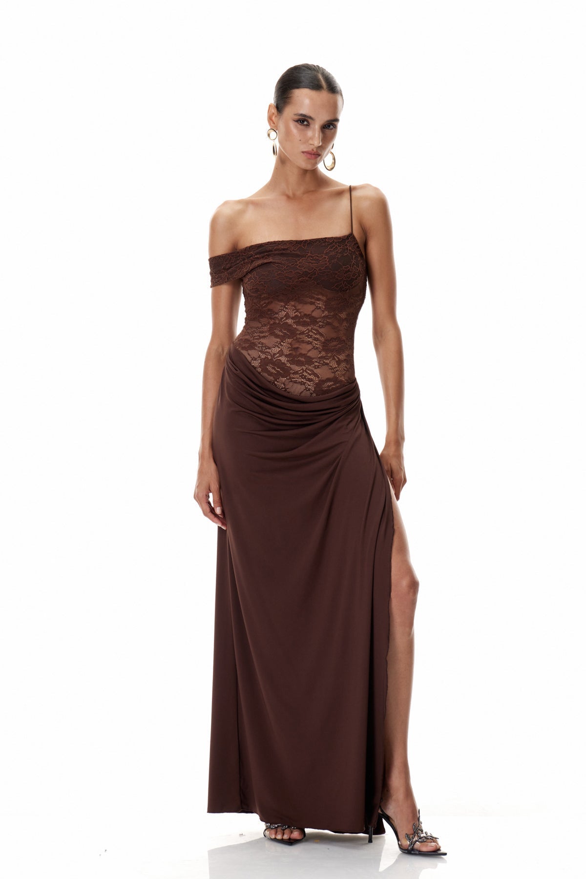Robe Maxi Luna Muse – Dentelle et Jupe Drapée avec Fente