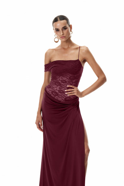 Robe Maxi Luna Muse – Dentelle et Jupe Drapée avec Fente