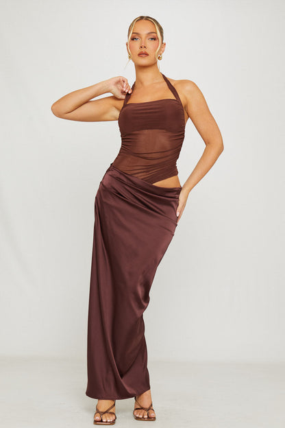 Robe Maxi Cocoa Muse – Halter Filet et Jupe Satinée