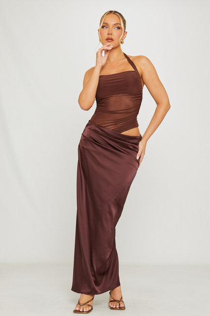 Robe Maxi Cocoa Muse – Halter Filet et Jupe Satinée