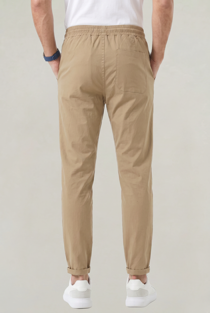Unifarbene, legere Herrenhose mit elastischem Bund