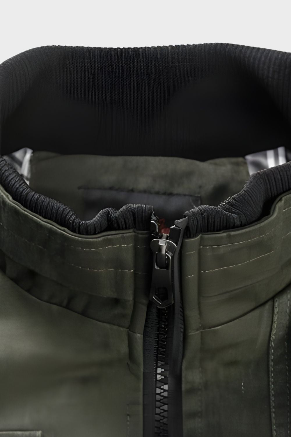 Lässige Herrenjacke mit Stehkragen und Reißverschluss