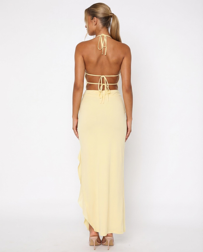 Robe Maxi Cherry Crush – Décolleté Plongeant et Fente Volantée