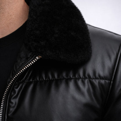 Leichte, gesteppte Herrenjacke mit Kapuze für den Herbst