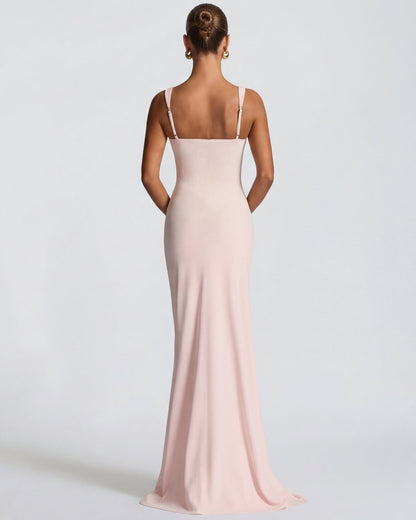 Robe Maxi Main Character – Coupe Gainante et Col Carré