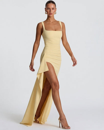 Robe Maxi Main Character – Coupe Gainante et Col Carré