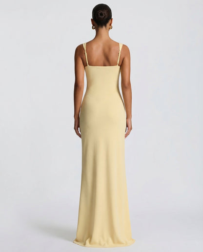 Robe Maxi Main Character – Coupe Gainante et Col Carré