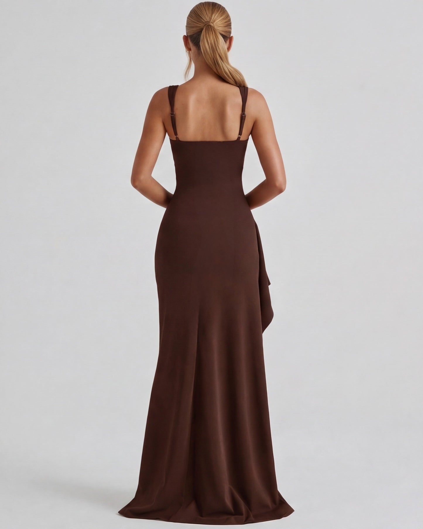 Robe Maxi Main Character – Coupe Gainante et Col Carré
