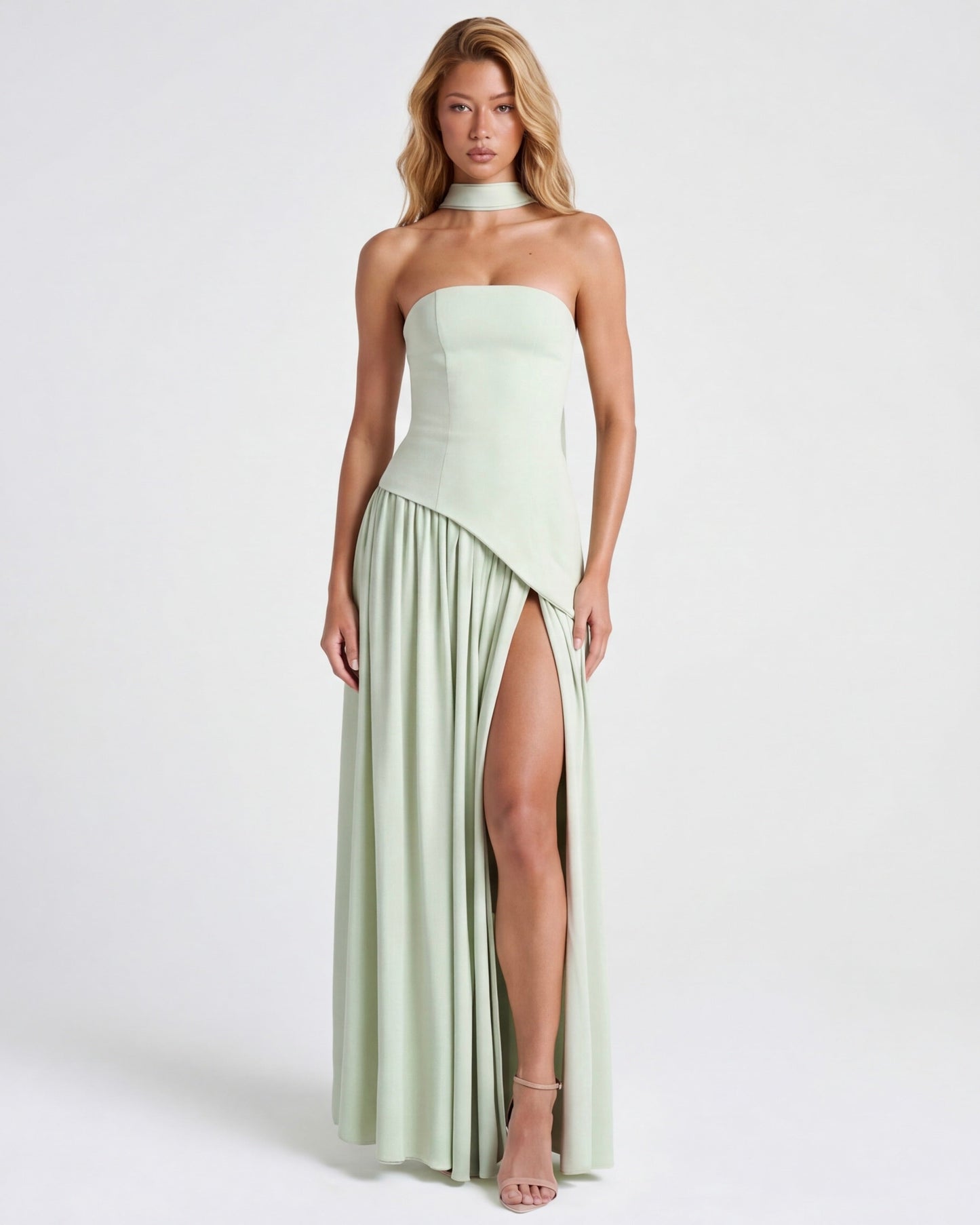 Robe Maxi Aura Radiant – Bustier, Foulard et Fente Haute