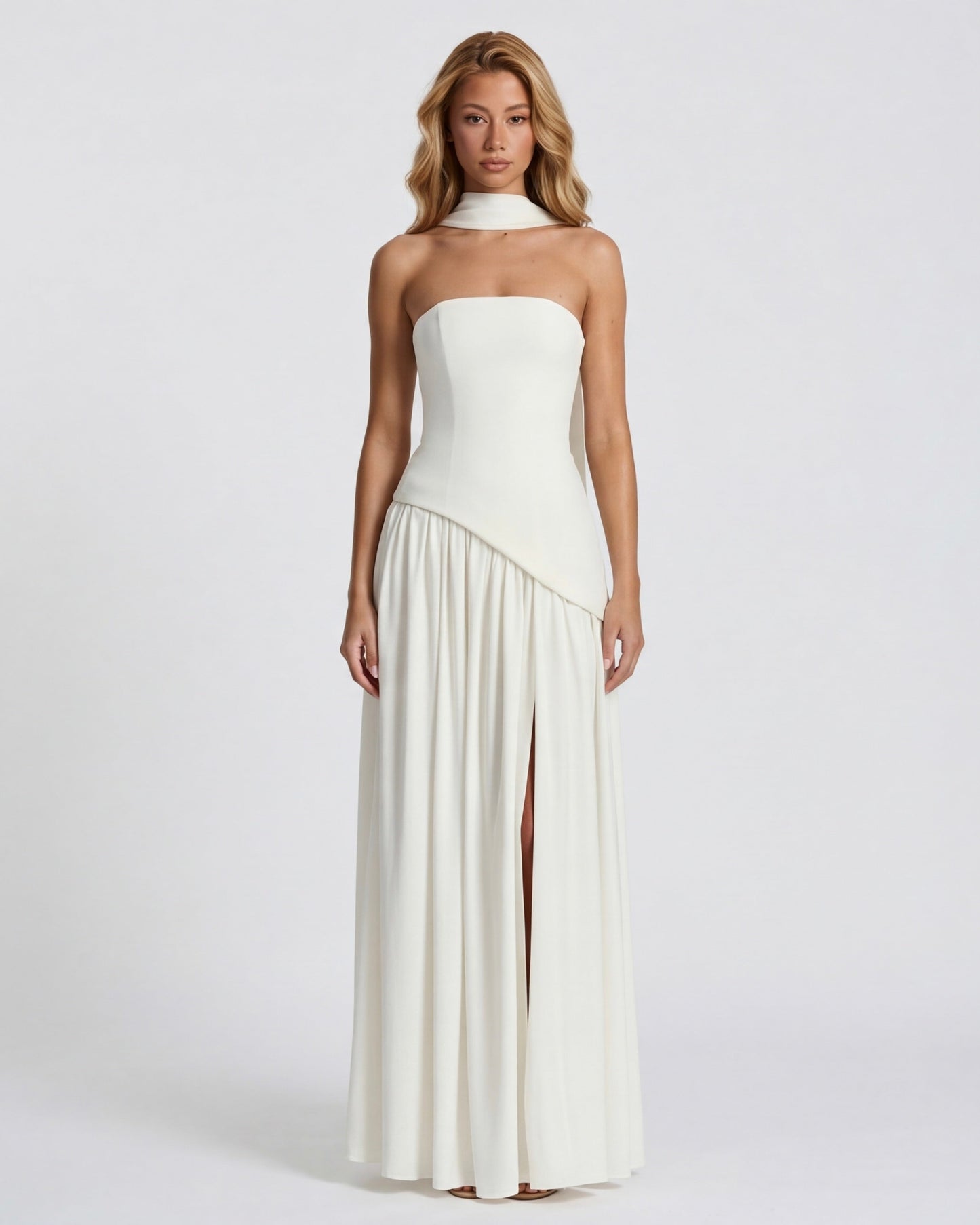 Robe Maxi Aura Radiant – Bustier, Foulard et Fente Haute