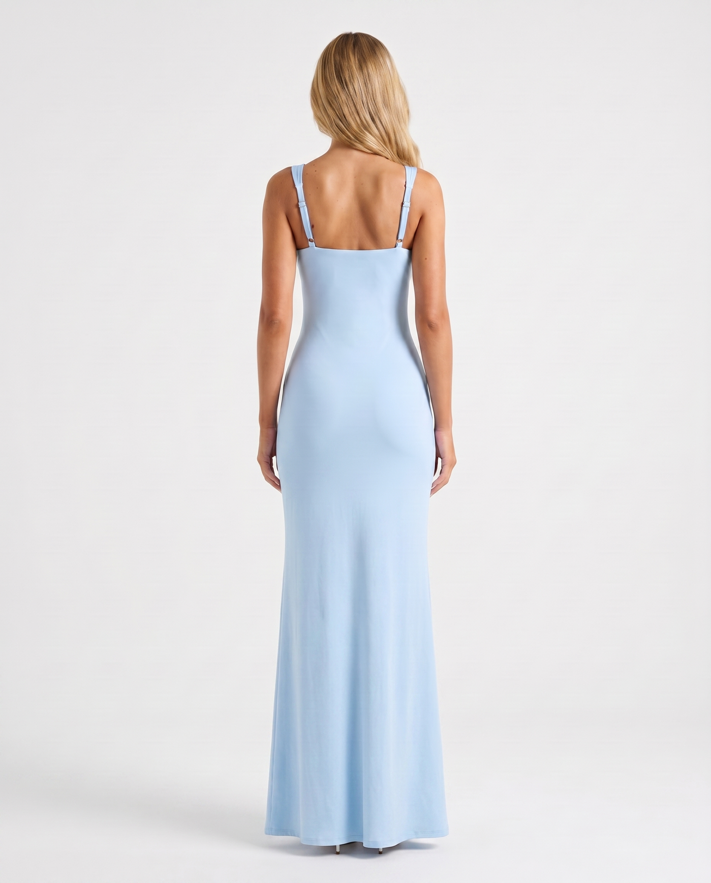 Robe Maxi Main Character – Coupe Gainante et Col Carré